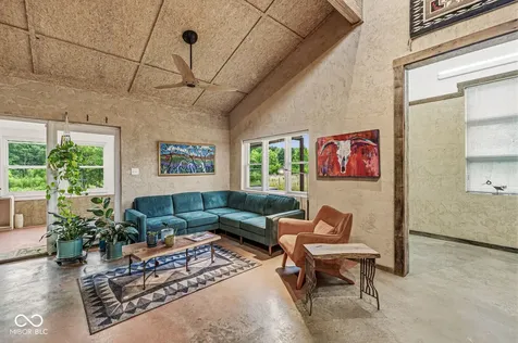 7130 S 650 W Columbus IN 47201