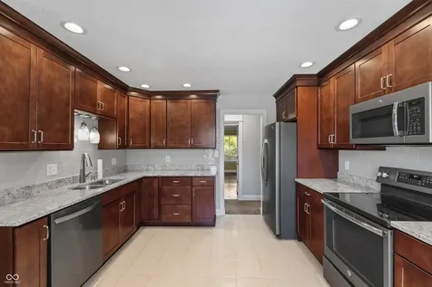 530 Hunters Carmel IN 46032