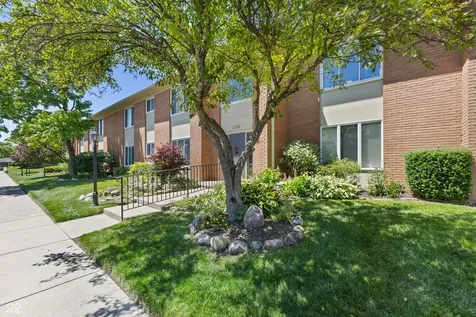 530 Hunters Carmel IN 46032