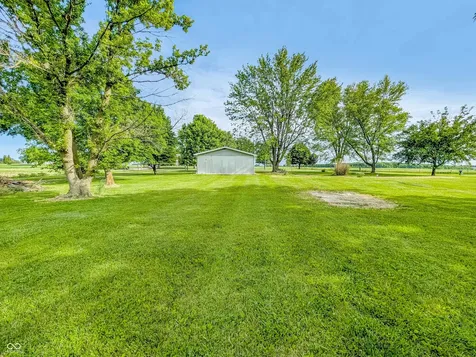 4196 E County Road 250 N Frankfort IN 46041