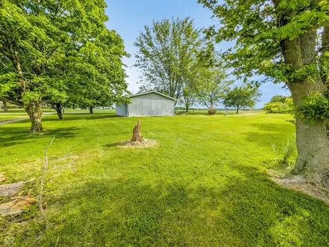 4196 E County Road 250 N Frankfort IN 46041