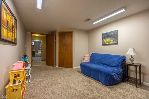 4009 E 57th Indianapolis IN 46220