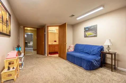 4009 E 57th Indianapolis IN 46220