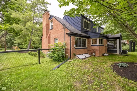 4009 E 57th Indianapolis IN 46220