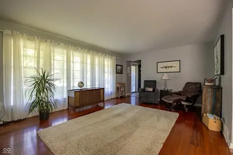 4009 E 57th Indianapolis IN 46220