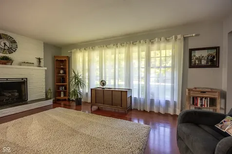 4009 E 57th Indianapolis IN 46220