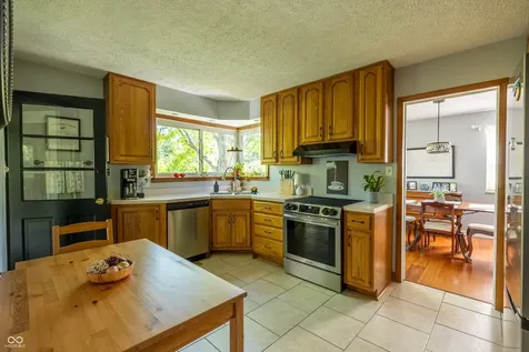4009 E 57th Indianapolis IN 46220