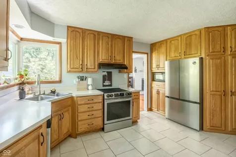 4009 E 57th Indianapolis IN 46220