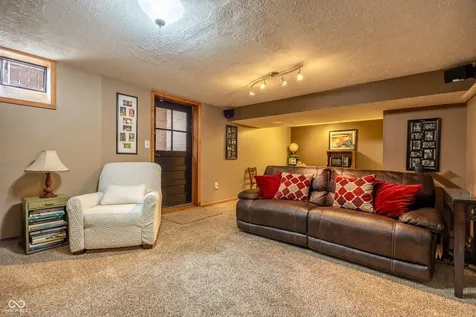 4009 E 57th Indianapolis IN 46220