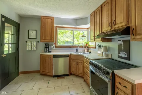 4009 E 57th Indianapolis IN 46220