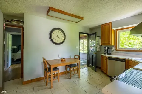 4009 E 57th Indianapolis IN 46220