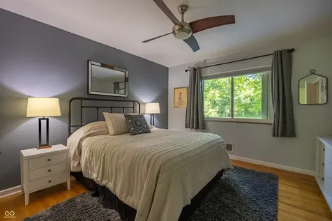 4009 E 57th Indianapolis IN 46220