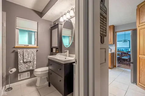 4009 E 57th Indianapolis IN 46220