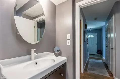 4009 E 57th Indianapolis IN 46220