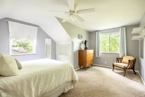 4009 E 57th Indianapolis IN 46220