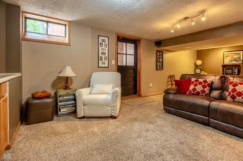 4009 E 57th Indianapolis IN 46220