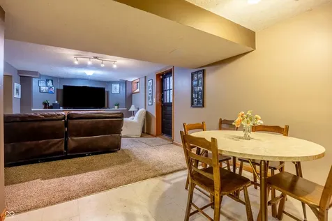 4009 E 57th Indianapolis IN 46220