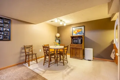 4009 E 57th Indianapolis IN 46220