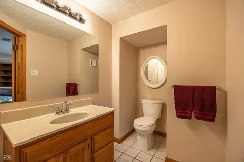 4009 E 57th Indianapolis IN 46220
