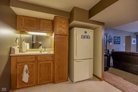 4009 E 57th Indianapolis IN 46220