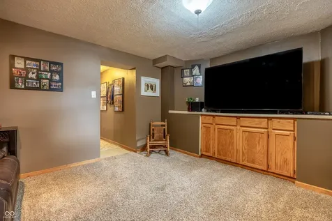 4009 E 57th Indianapolis IN 46220