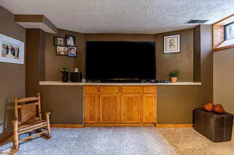 4009 E 57th Indianapolis IN 46220