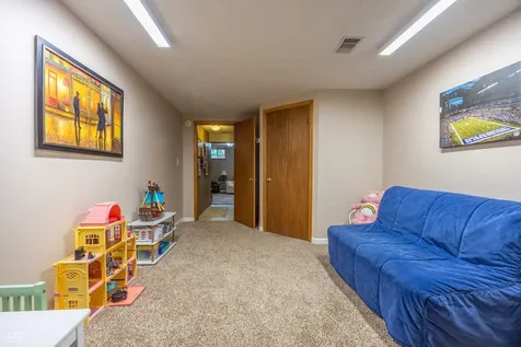 4009 E 57th Indianapolis IN 46220
