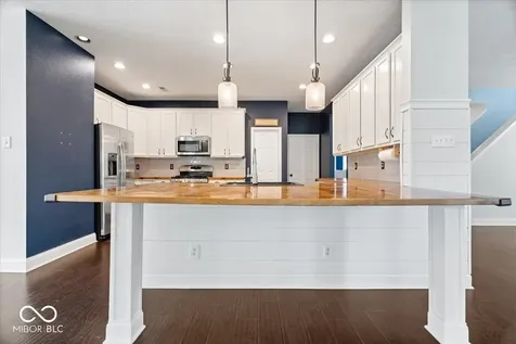 10375 Delphi Court Fishers IN 46038