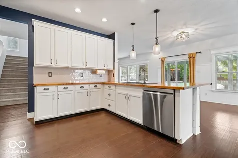 10375 Delphi Court Fishers IN 46038