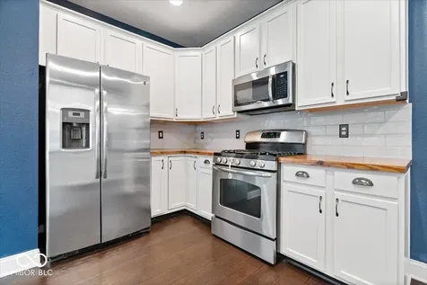 10375 Delphi Court Fishers IN 46038