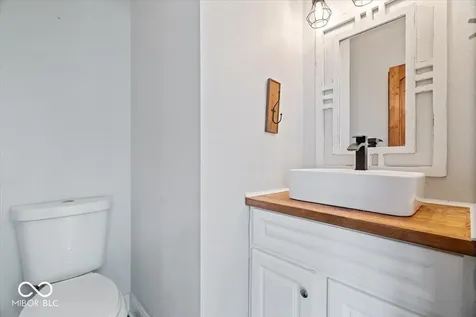 10375 Delphi Court Fishers IN 46038