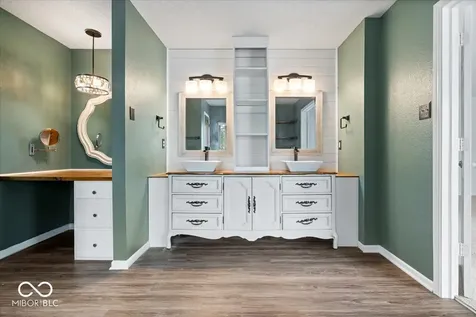10375 Delphi Court Fishers IN 46038