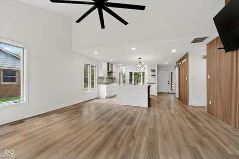 8425 Carthay Circle Fishers IN 46038