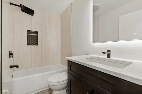 8425 Carthay Circle Fishers IN 46038