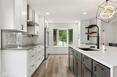 8425 Carthay Circle Fishers IN 46038