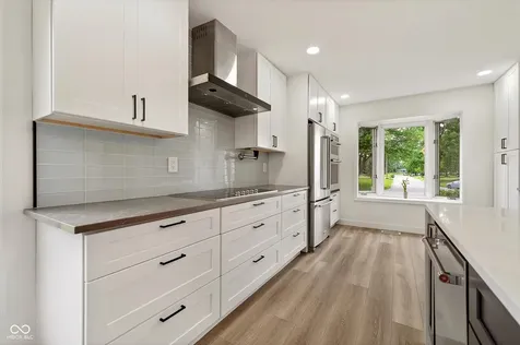 8425 Carthay Circle Fishers IN 46038