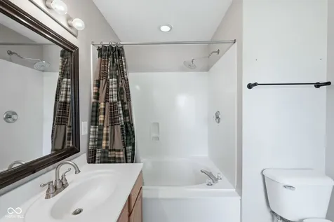 6640 Berrywood Drive Avon IN 46123