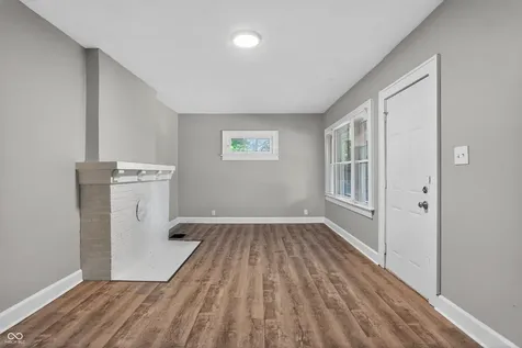 5123 Julian Avenue Indianapolis IN 46219