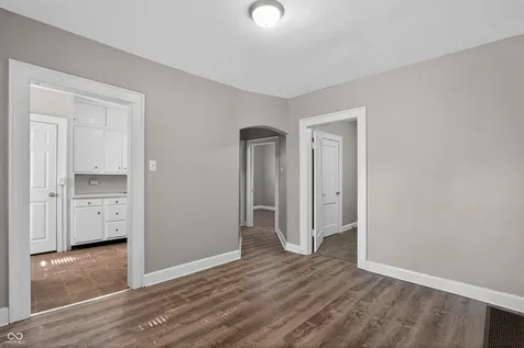 5123 Julian Avenue Indianapolis IN 46219