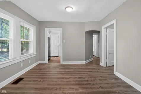 5123 Julian Avenue Indianapolis IN 46219