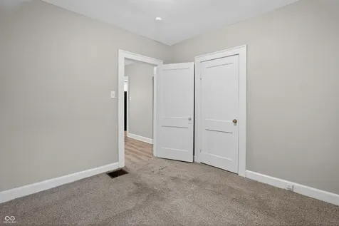 5123 Julian Avenue Indianapolis IN 46219