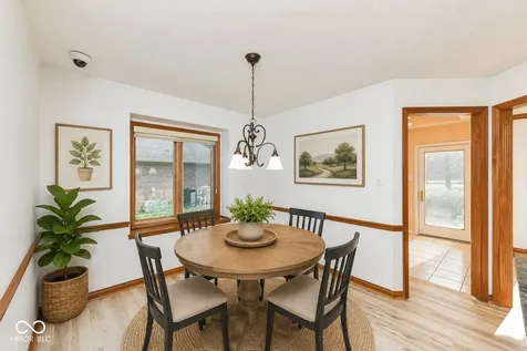 6134 Creekbend Boulevard Indianapolis IN 46217
