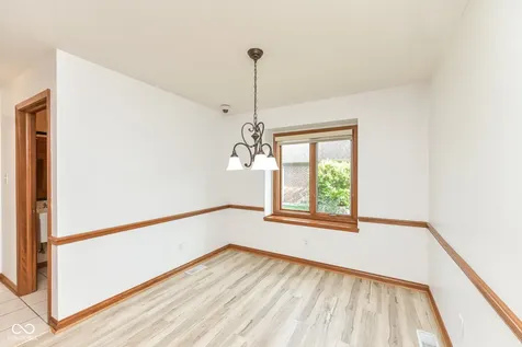 6134 Creekbend Boulevard Indianapolis IN 46217