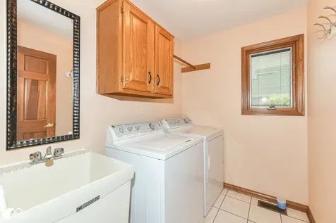 6134 Creekbend Boulevard Indianapolis IN 46217