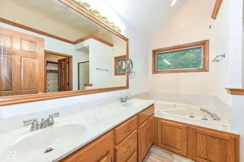 6134 Creekbend Boulevard Indianapolis IN 46217