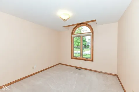 6134 Creekbend Boulevard Indianapolis IN 46217