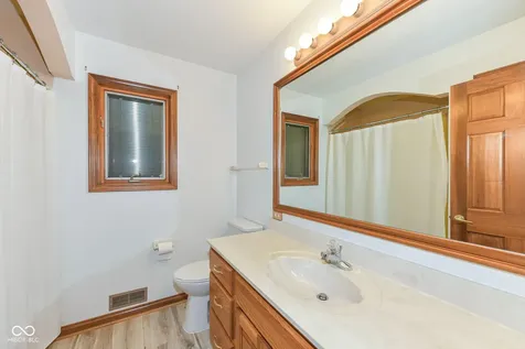 6134 Creekbend Boulevard Indianapolis IN 46217
