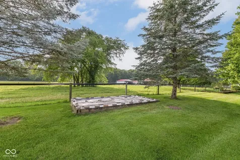 6134 Creekbend Boulevard Indianapolis IN 46217