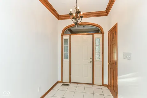 6134 Creekbend Boulevard Indianapolis IN 46217