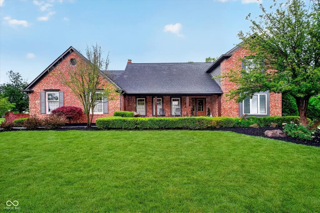 Greenwood IN, 2380 Woodsway Drive